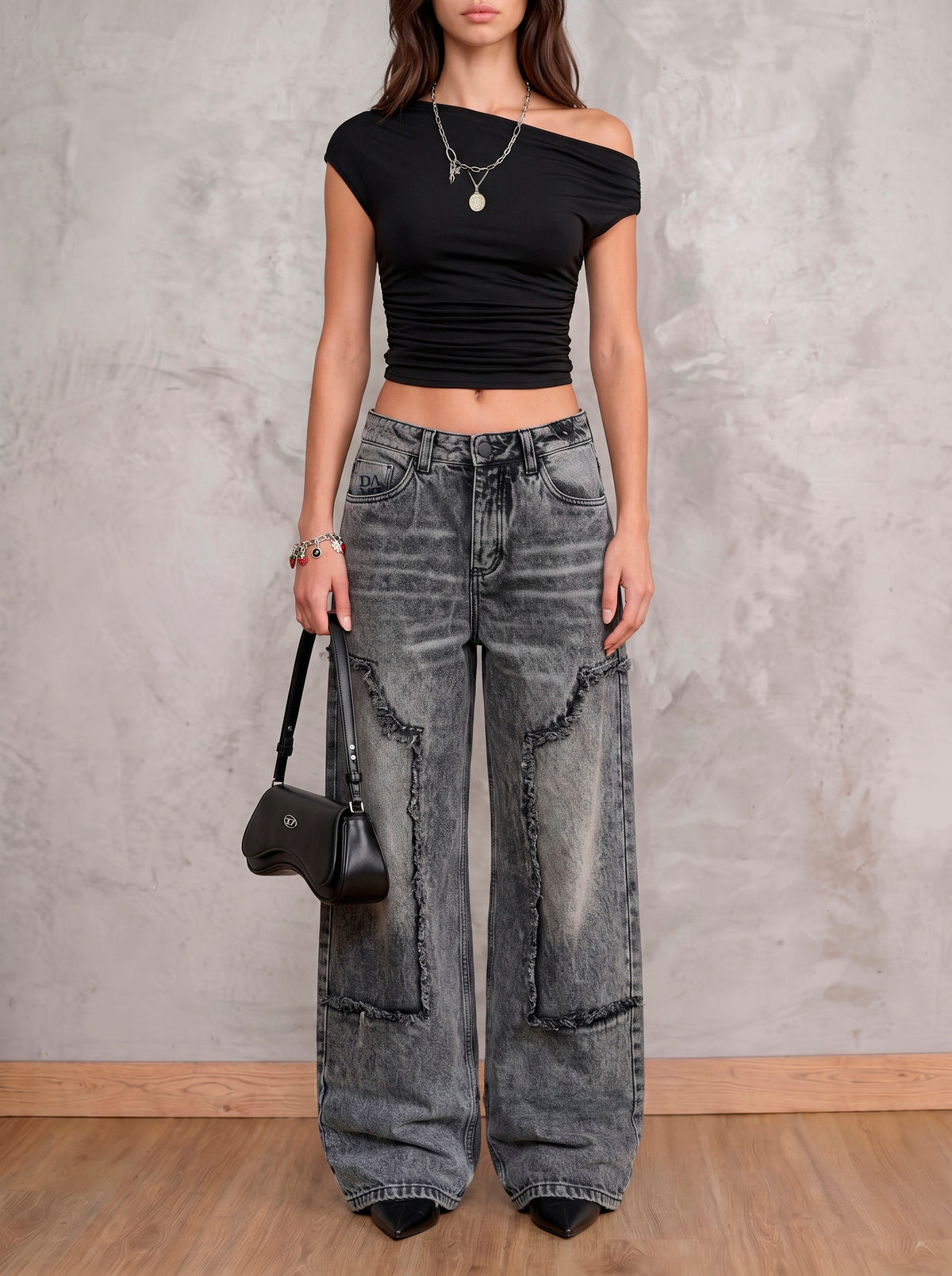 Jean gris claro Gray Spell de DAVD en vista frontal, silueta wide leg con costuras expuestas y acabado desgastado.