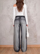 Jean gris wide leg Black Silver de DAVD en vista posterior, denim gris con caída amplia y bolsillos traseros.