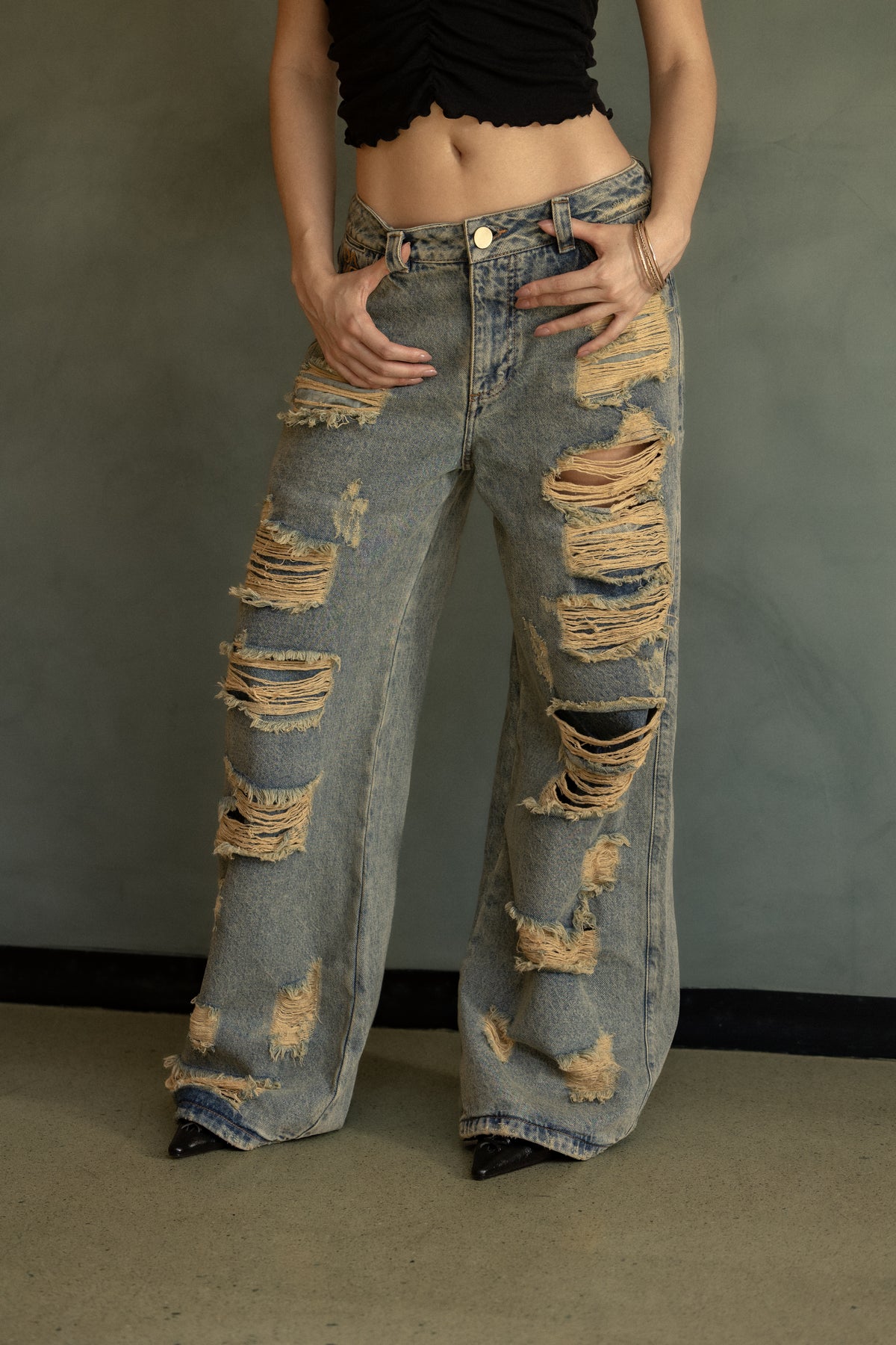 Pantalón sulfur , wide leg, rotos 